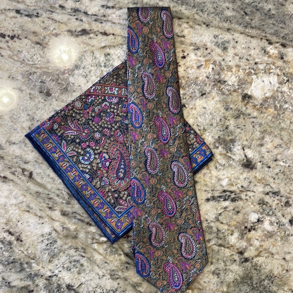 Santo Stefano  Paisley Silk Tie and Pocket Square
